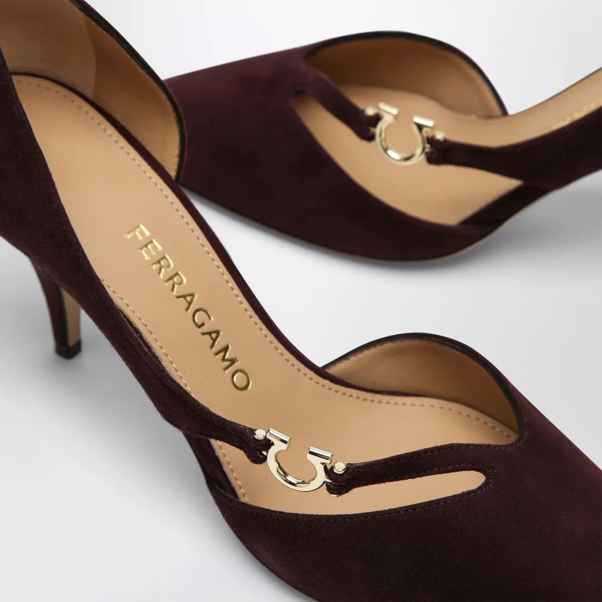 Décolleté con dettaglio Gancini Dark Barolo - Image 6