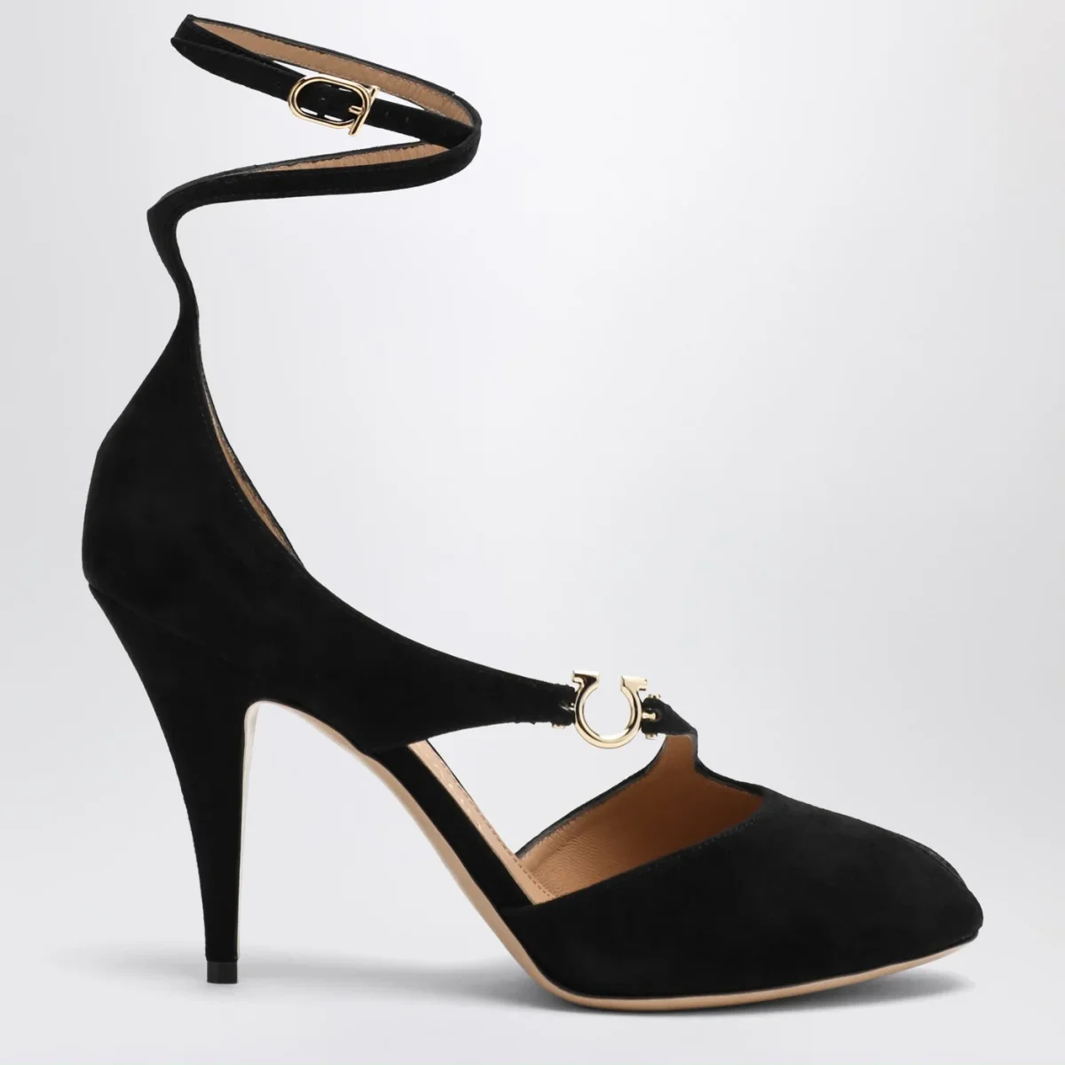 Décolleté con dettaglio Gancini