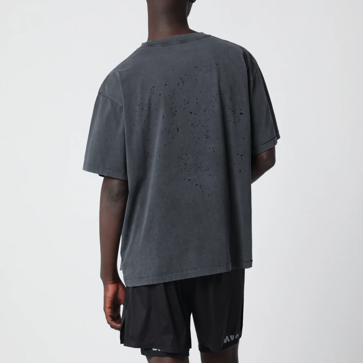 T‑Shirt MothTech Aged Black con stampa logo – Image 4