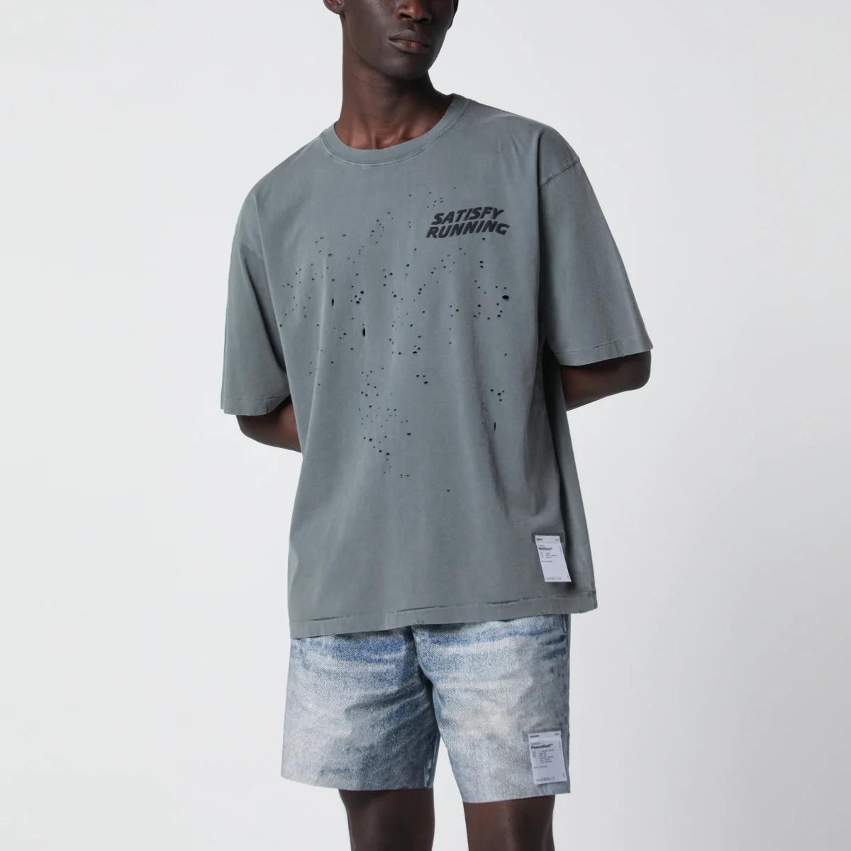 T‑Shirt MothTech Faded Black con stampa logo – Image 2