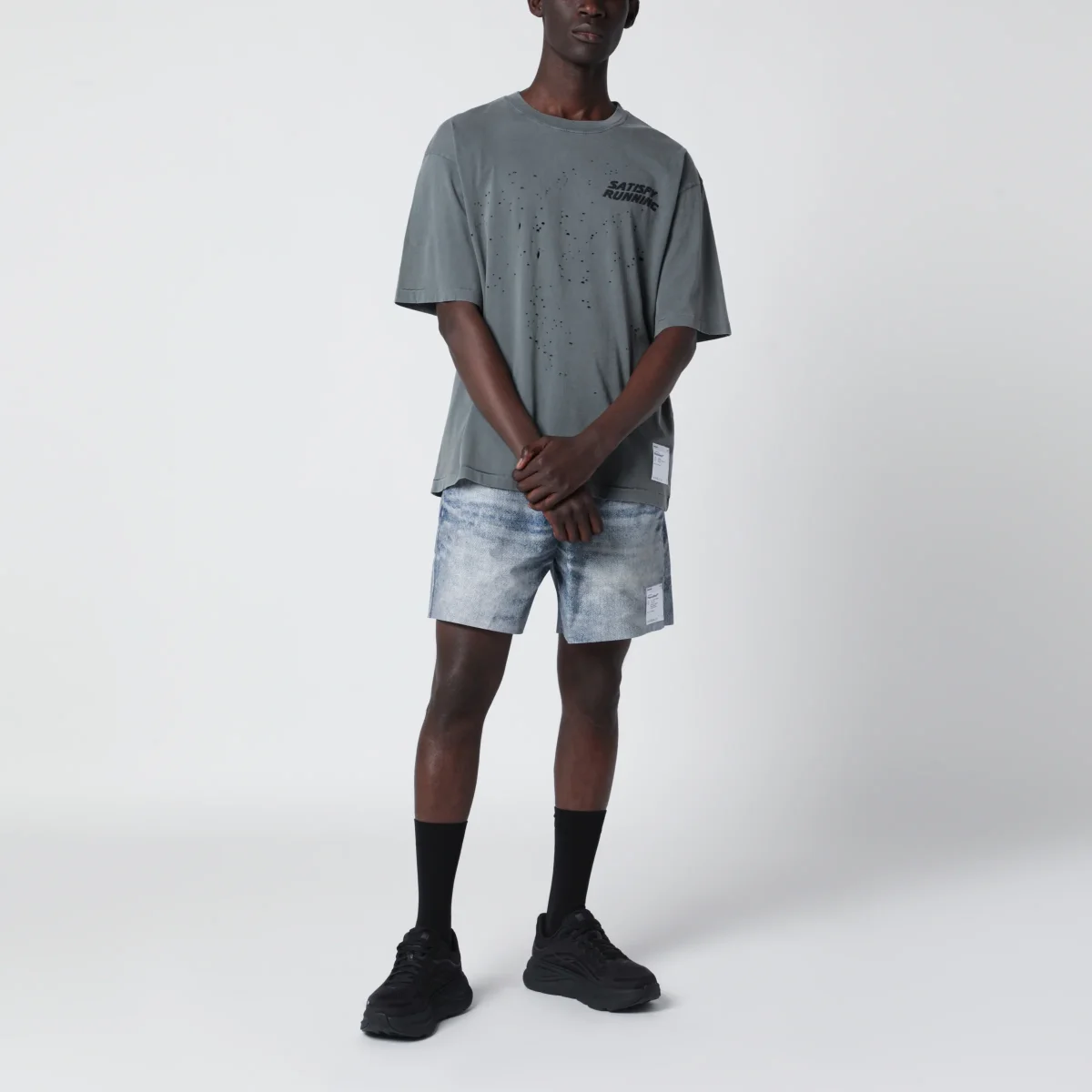 T‑Shirt MothTech Faded Black con stampa logo – Image 3