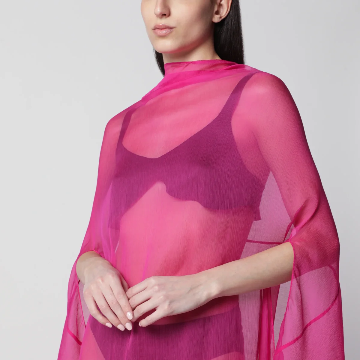 Abito ampio a mantella fucsia in seta trasparente - Image 5