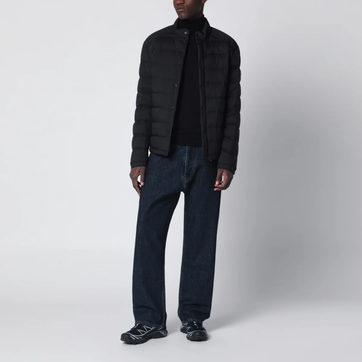 Piumino slim-fit in shell nero con logo applicato - Image 3