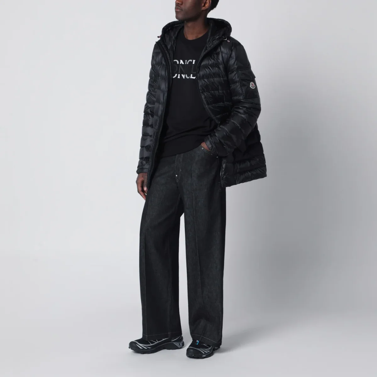 Piumino corto Najan con cappuccio nero - Image 3