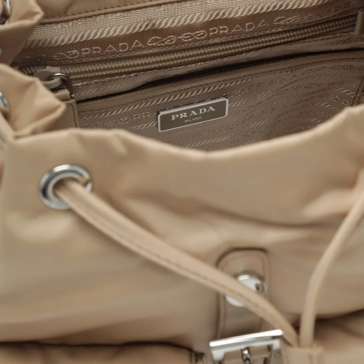 Zaino Re-Edition 1978 piccolo beige in Re-Nylon - Image 6