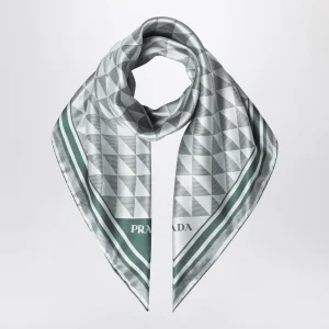 Foulard color smeraldo stampato in twill di seta 90x90