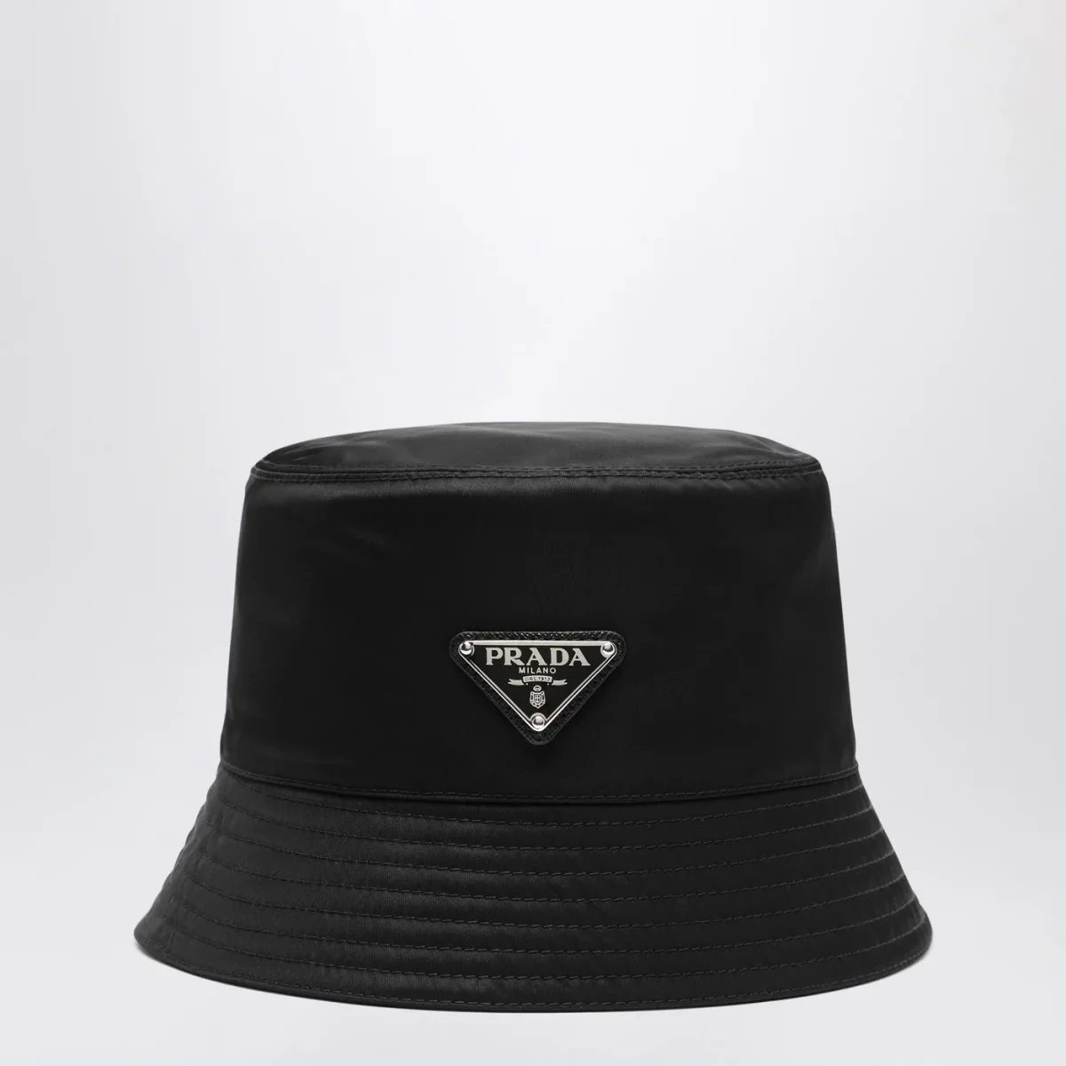 Cappello da pescatore nero in Re-Nylon
