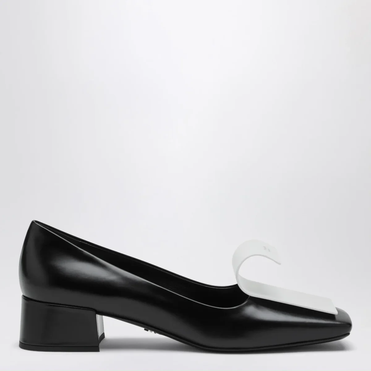 Décolleté in pelle nero e bianco