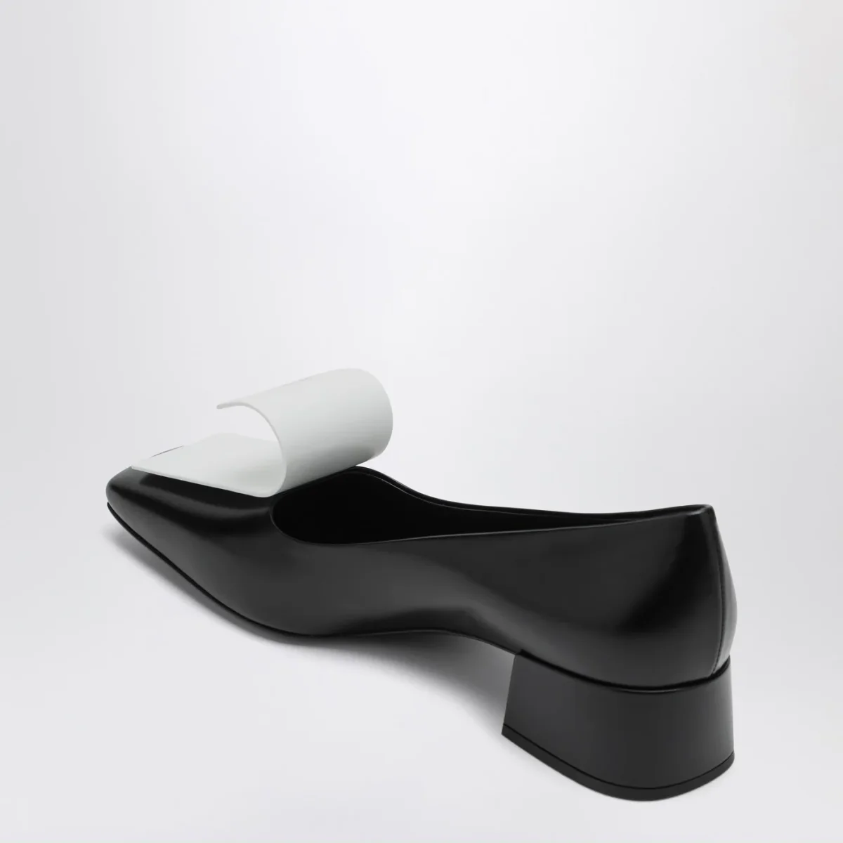 Décolleté in pelle nero e bianco - Image 5