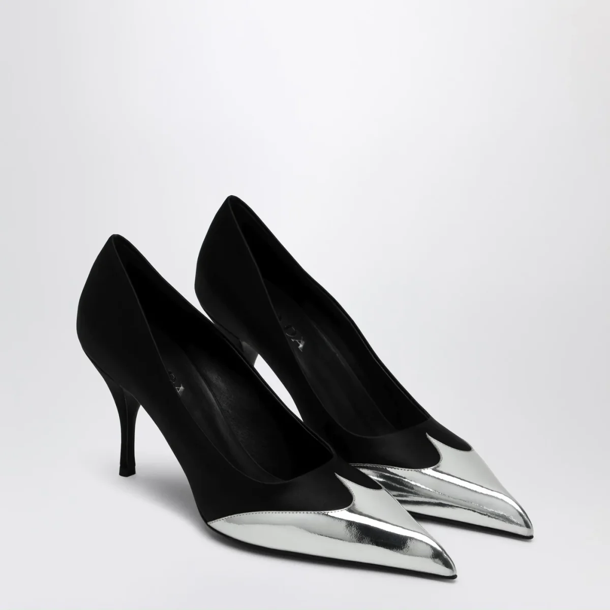 Décolleté nero in raso e pelle metallizzata – Image 3