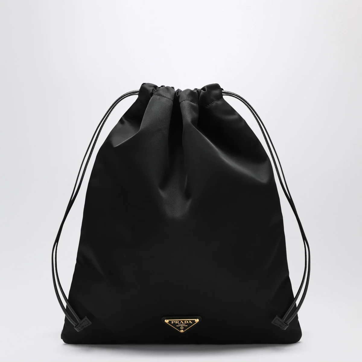 Pouch Prada Wish nera in Re-Nylon