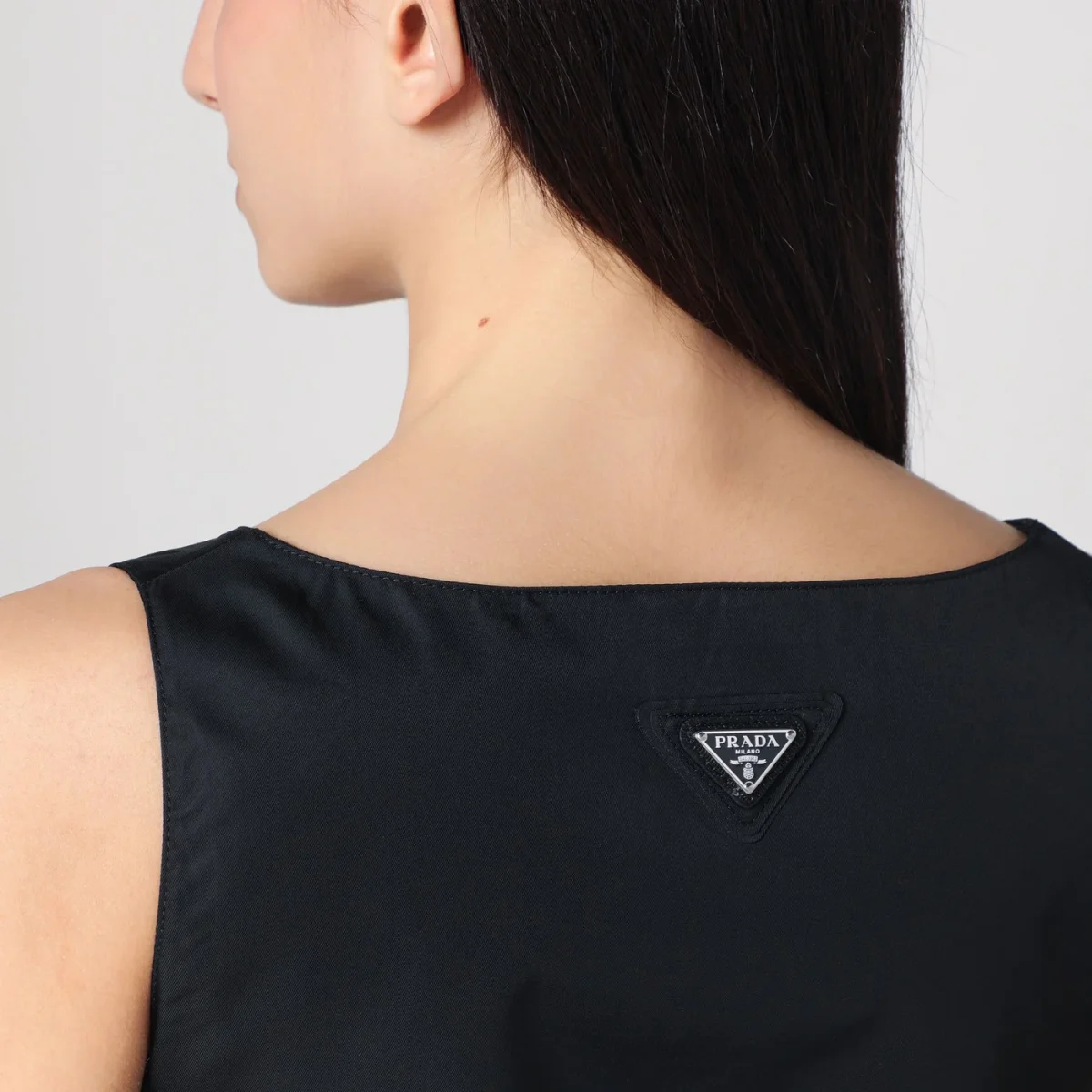 Abito corto nero in Re-Nylon – Image 5