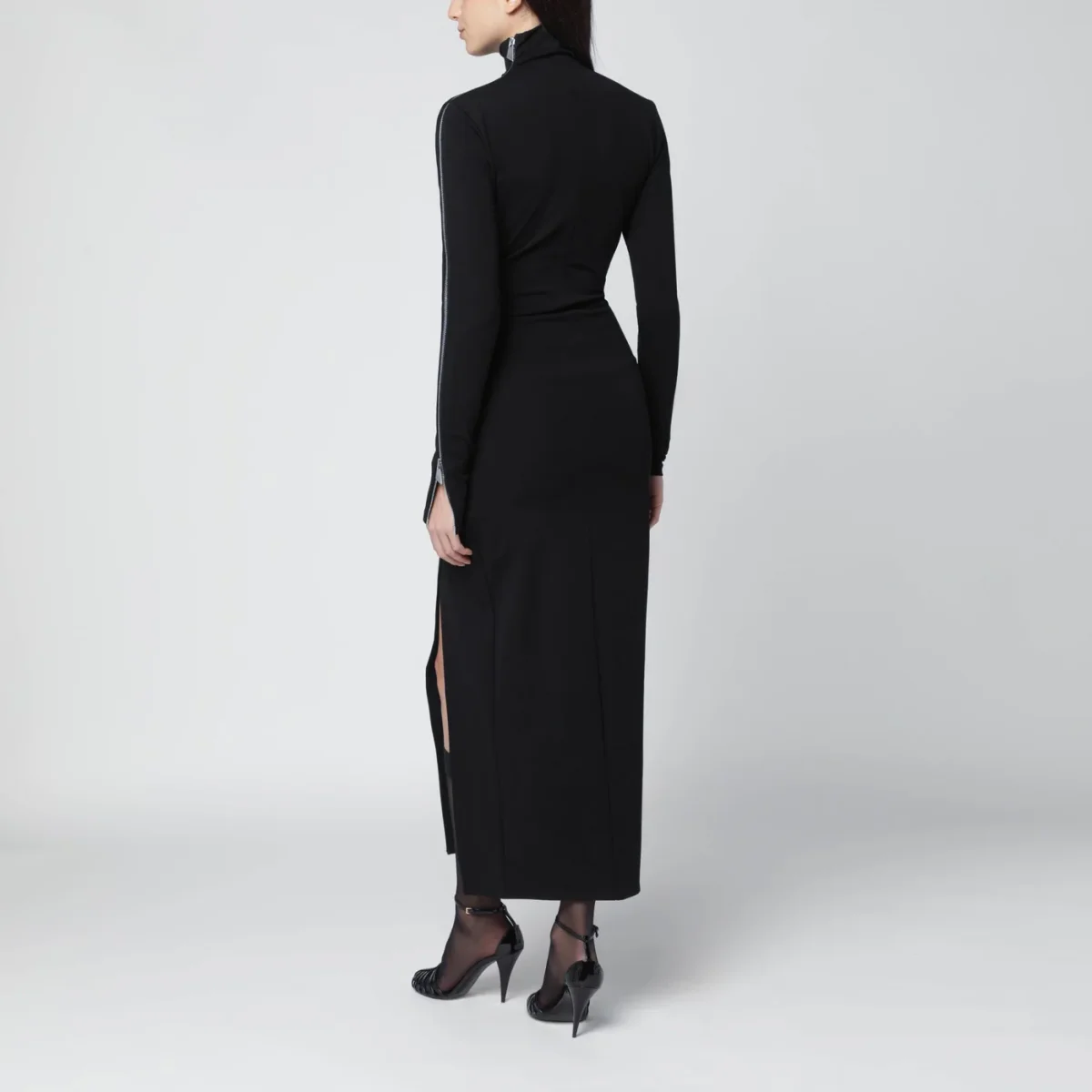 Abito dolcevita nero con dettaglio zip – Image 4