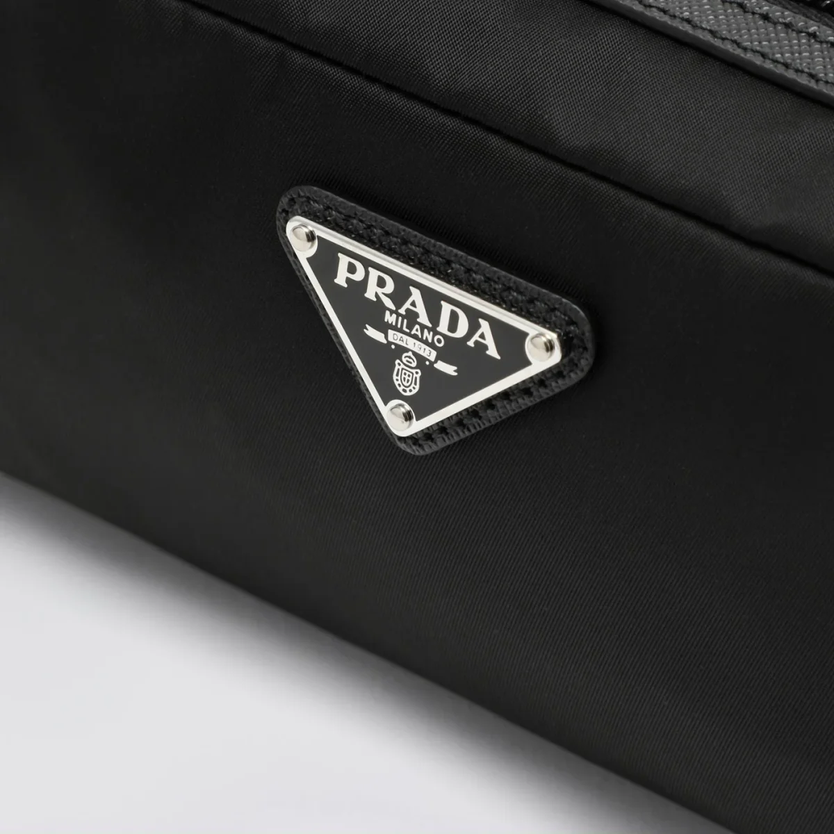 Beauty-case in Re-Nylon nero con logo – Image 5