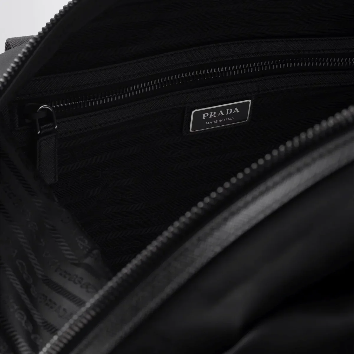 Sacca da viaggio in Re-Nylon e Saffiano nera - Image 5