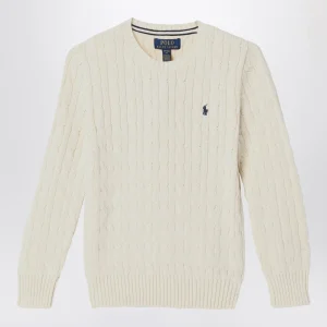 Maglia girocollo color crema a trecce