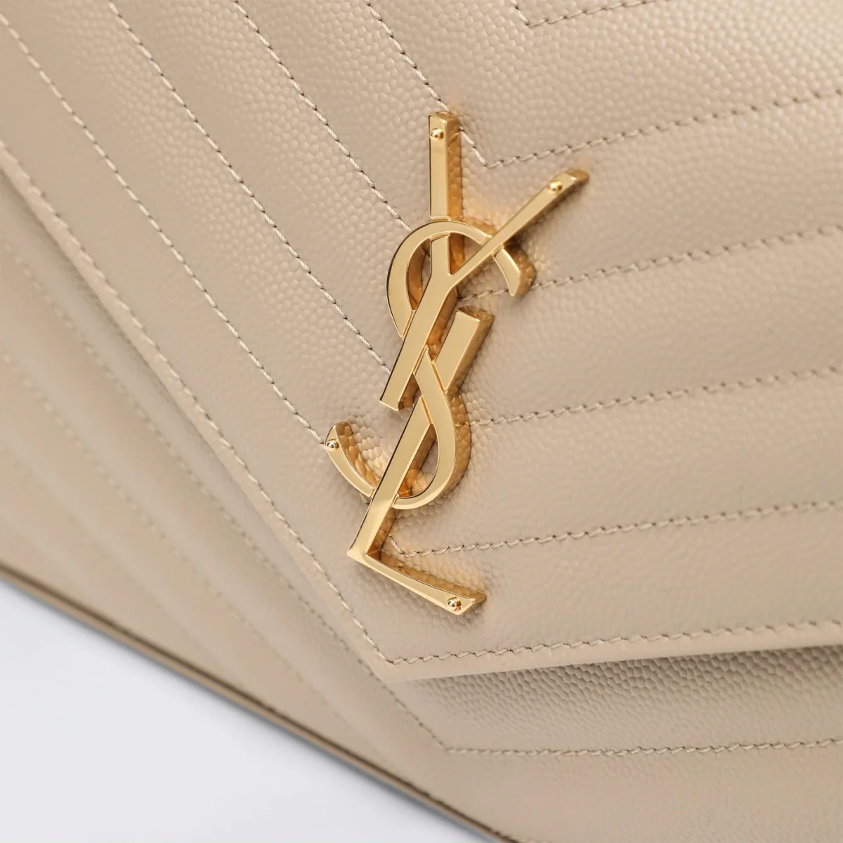 Pochette con catena Cassandre beige – Image 7