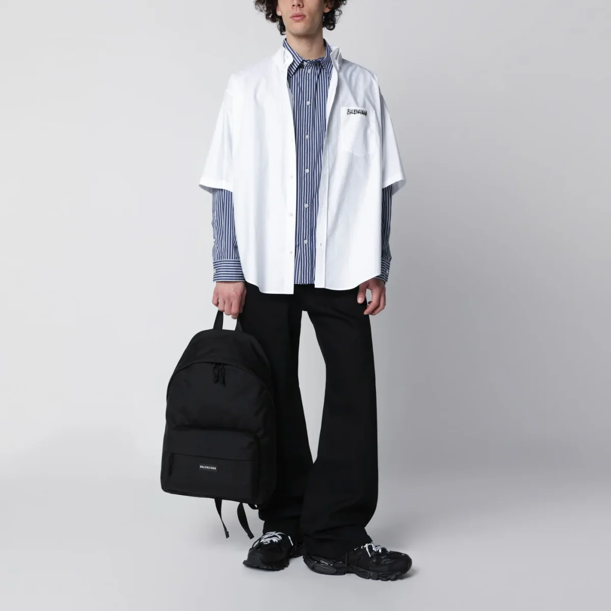 Zaino Explorer nero con patch logo – Image 3