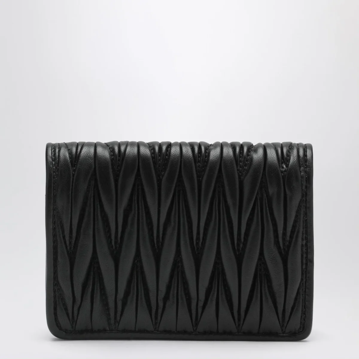 Portafoglio compatto nero in nappa matelassé - Image 3