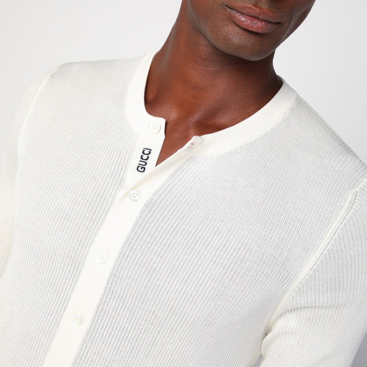 Maglia bianca in seta con nastro Web – Image 5