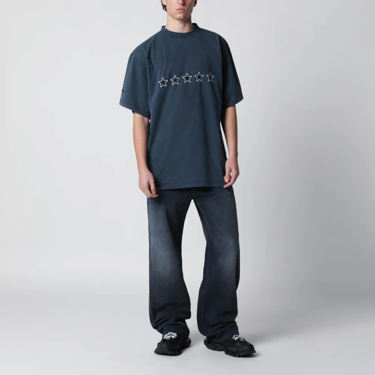 T-shirt oversize blu navy slavata – Image 3