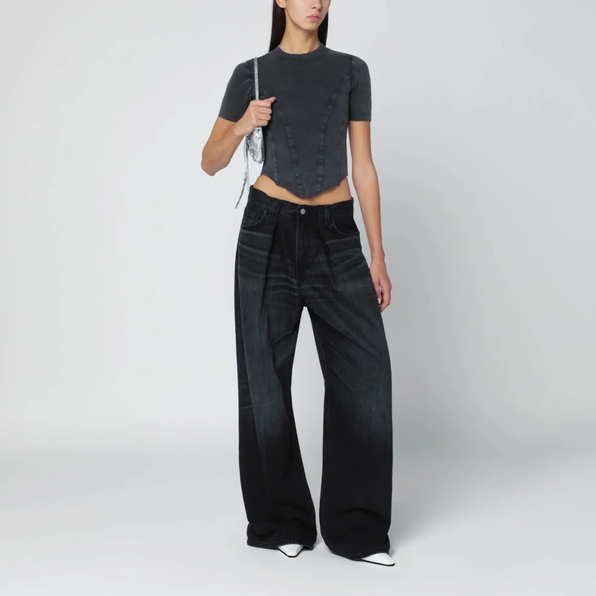 T-shirt stile corsetto nera slavata – Image 3