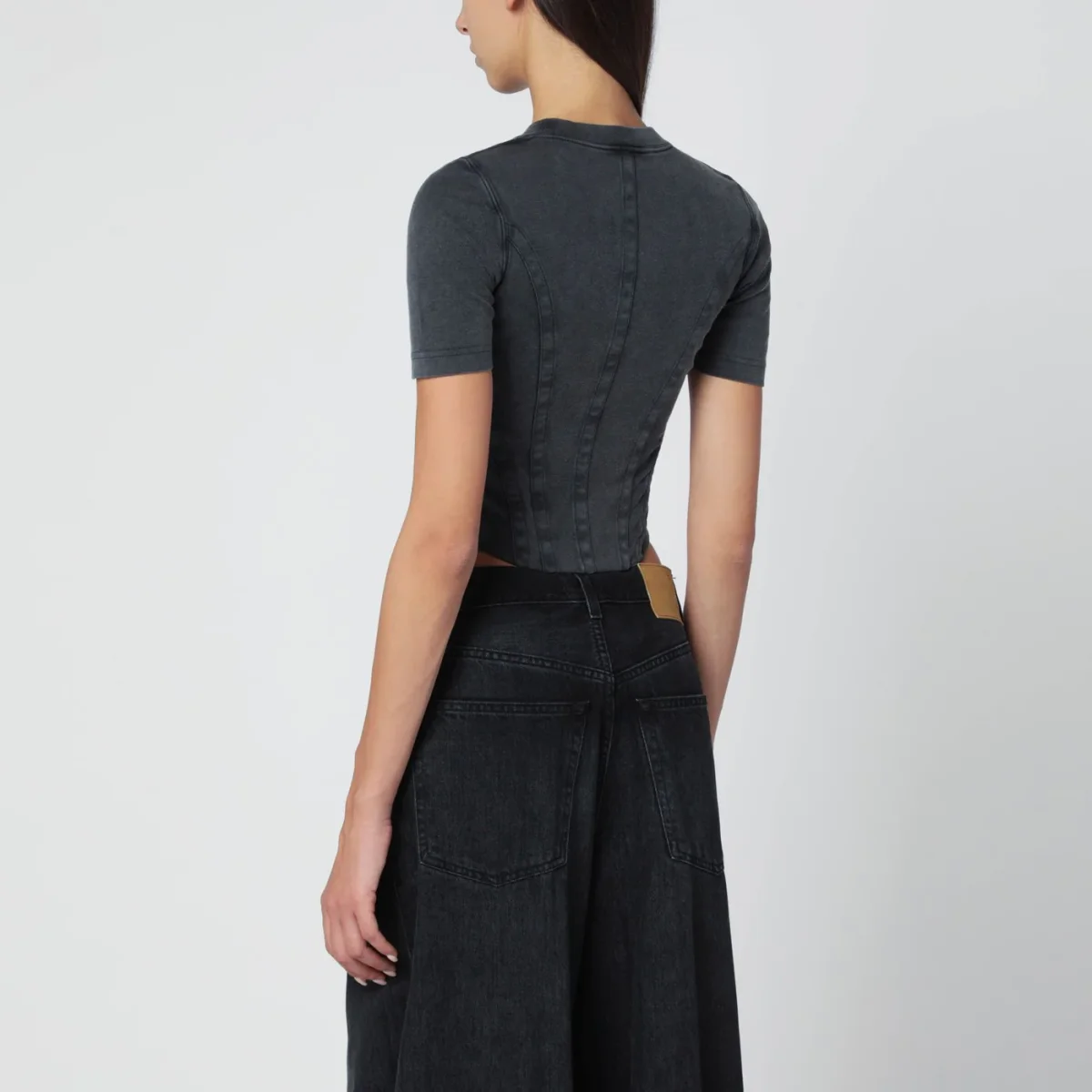 T-shirt stile corsetto nera slavata – Image 4