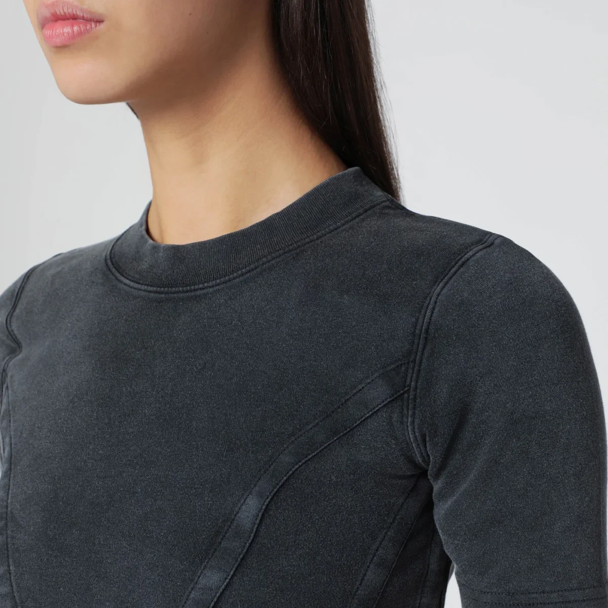 T-shirt stile corsetto nera slavata – Image 5