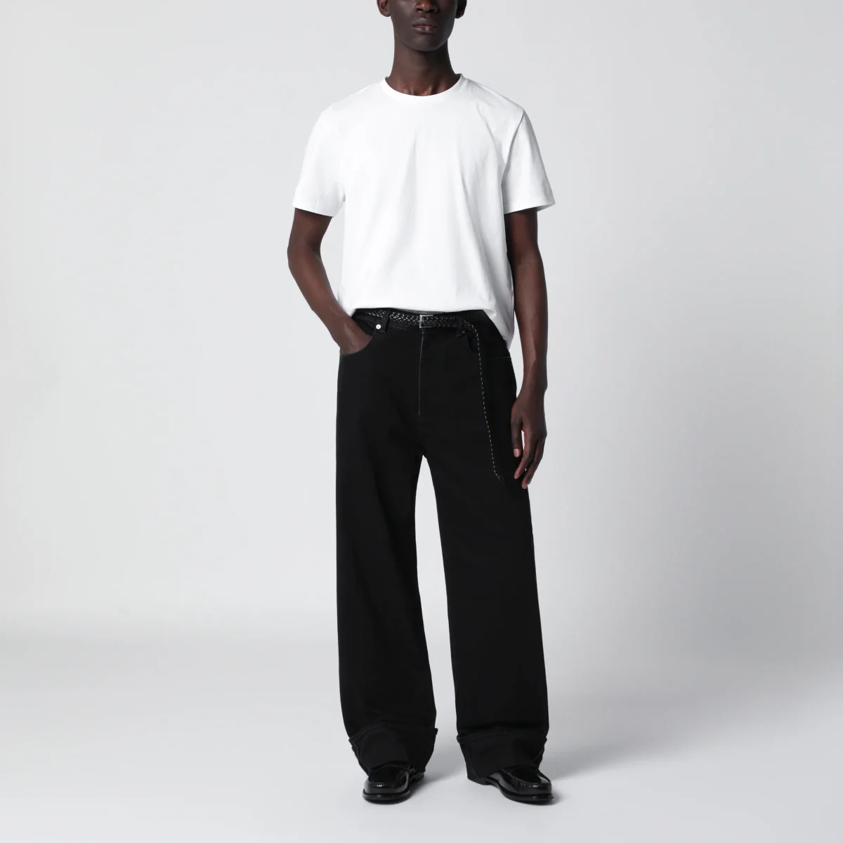 T-shirt oversize bianca in cotone con logo Cassandre – Image 3