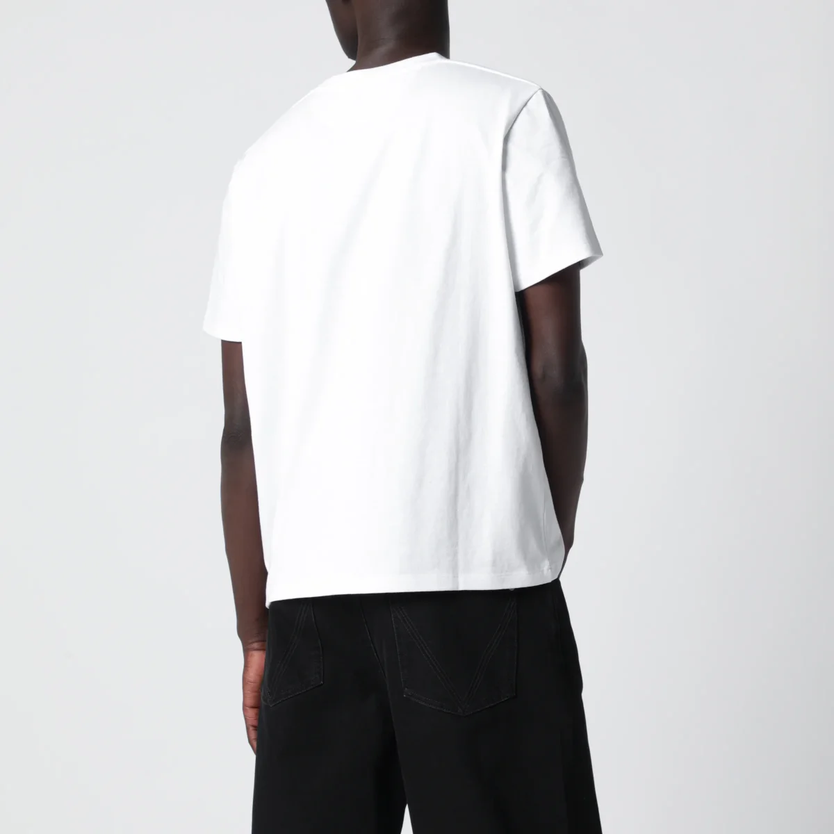 T-shirt oversize bianca in cotone con logo Cassandre – Image 4