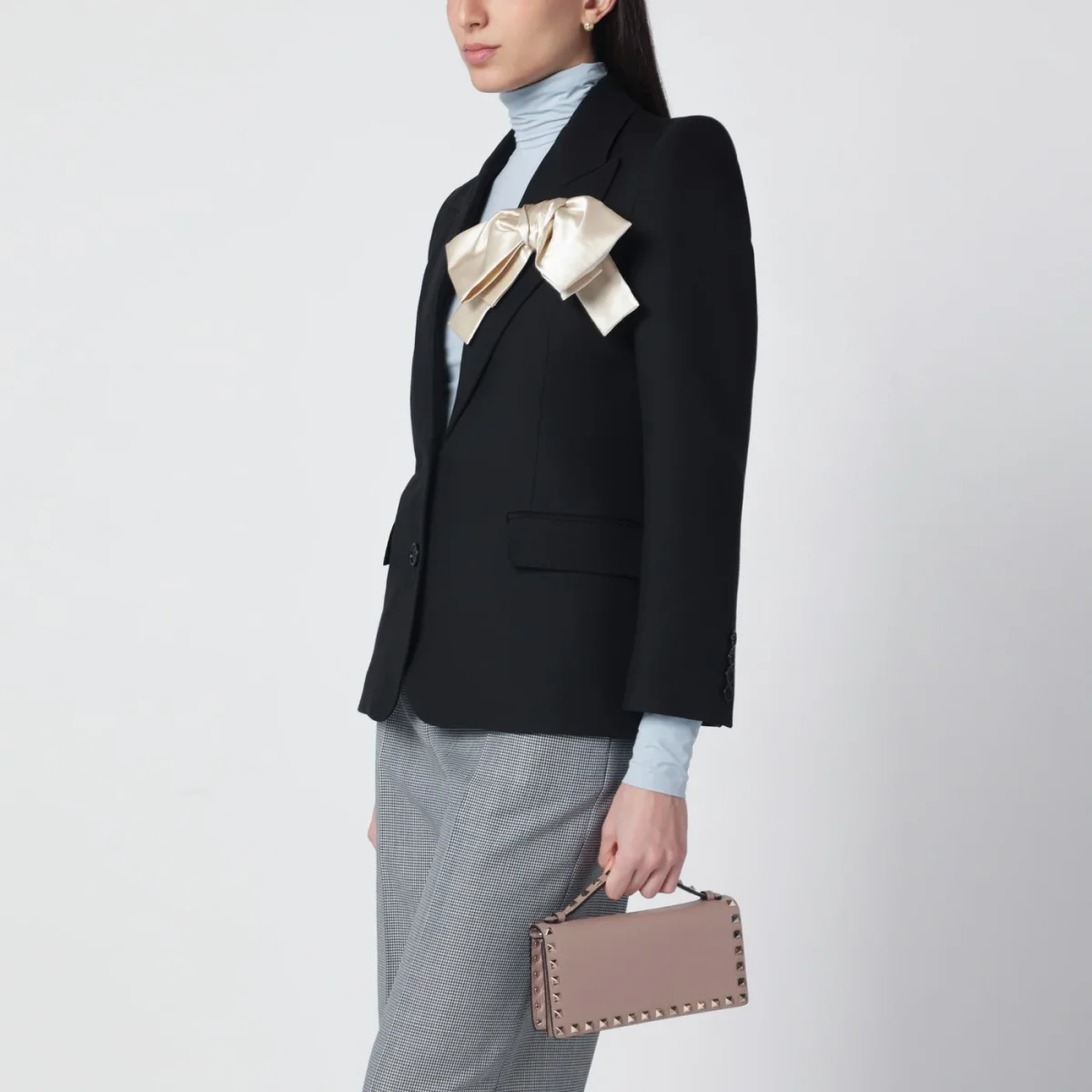 Portafoglio con catena Rockstud rosa cipria - Image 3