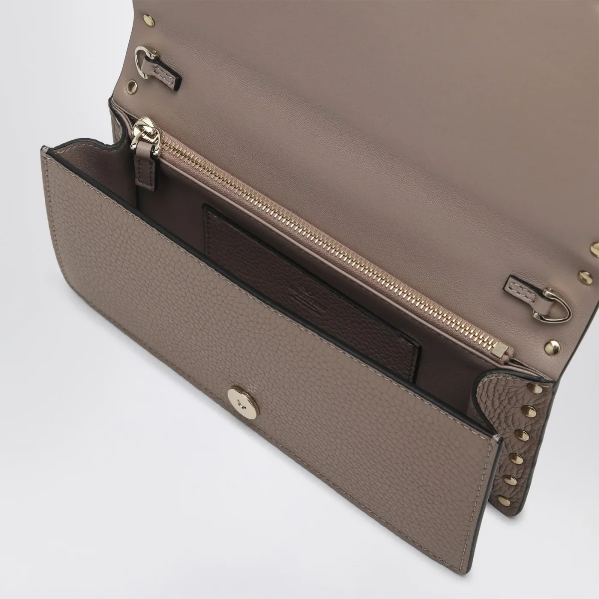 Portafoglio con catena Rockstud rosa cipria - Image 6