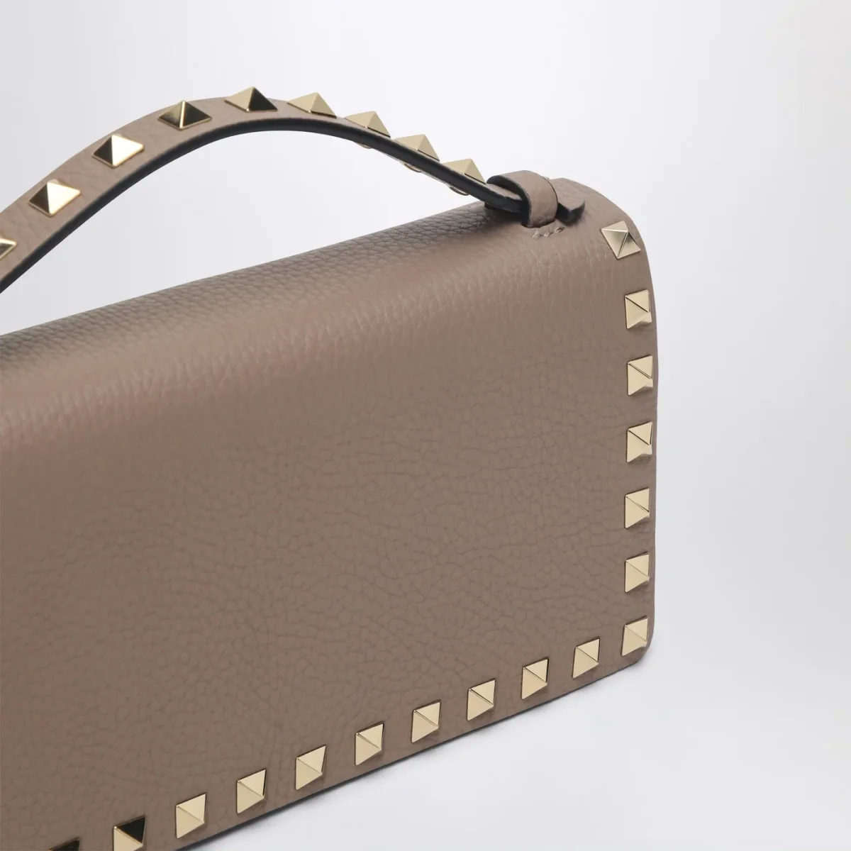 Portafoglio con catena Rockstud rosa cipria - Image 7