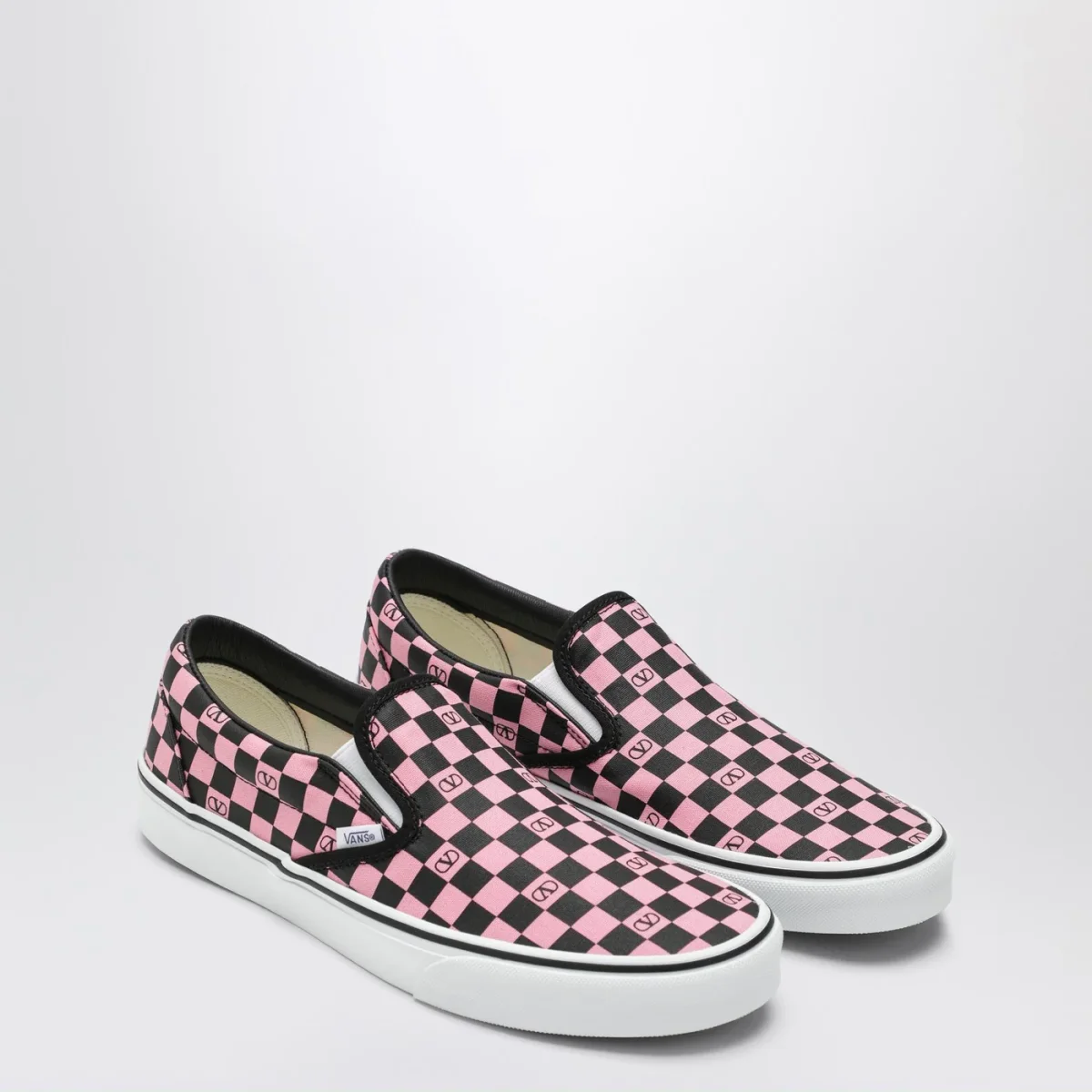 Sneaker Slip-On rosa orchidea/nera con stampa VLogo Checkerboard – Image 3