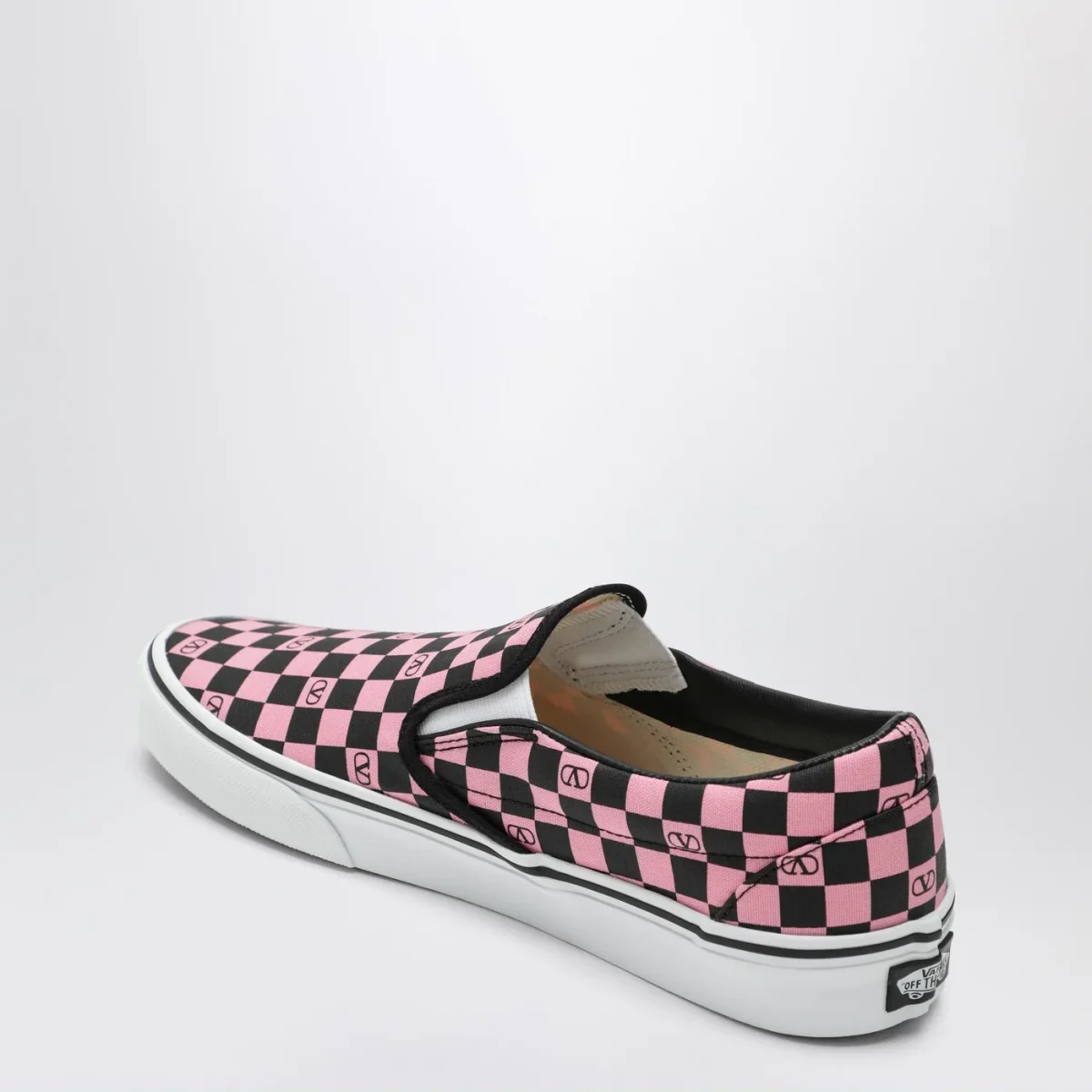 Sneaker Slip-On rosa orchidea/nera con stampa VLogo Checkerboard – Image 5