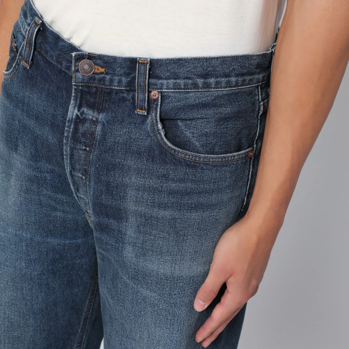 Jeans blu slavato in denim rigenerato – Image 6