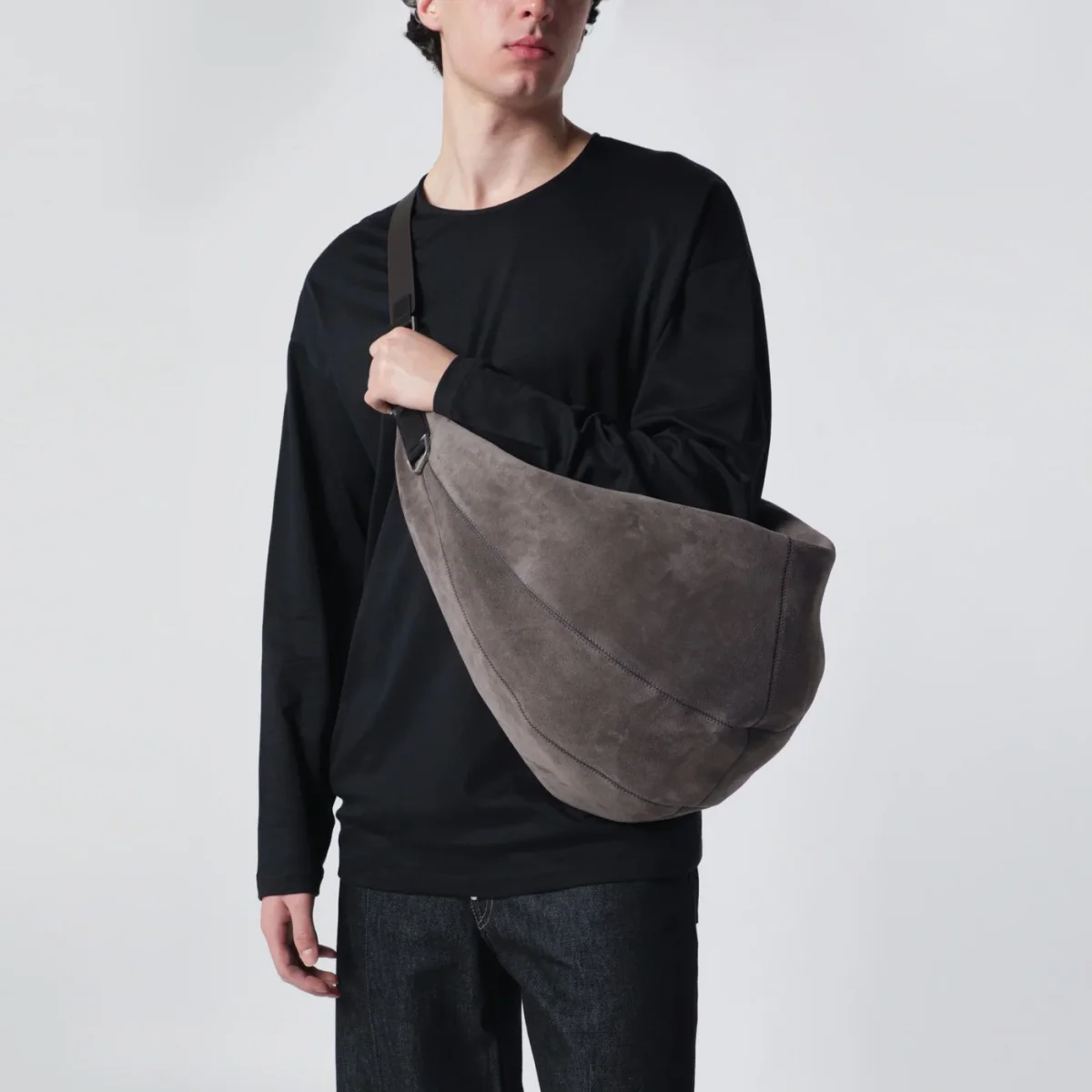 Quiver Clip bag greige in suede - Image 3