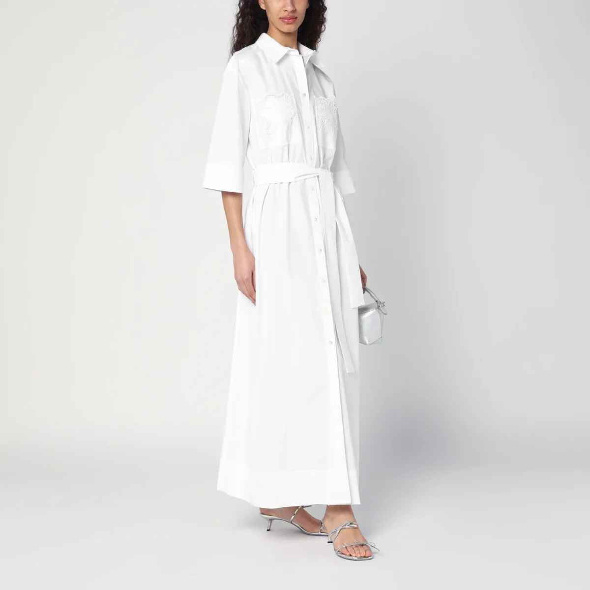 Abito chemisier bianco con cintura - Image 3