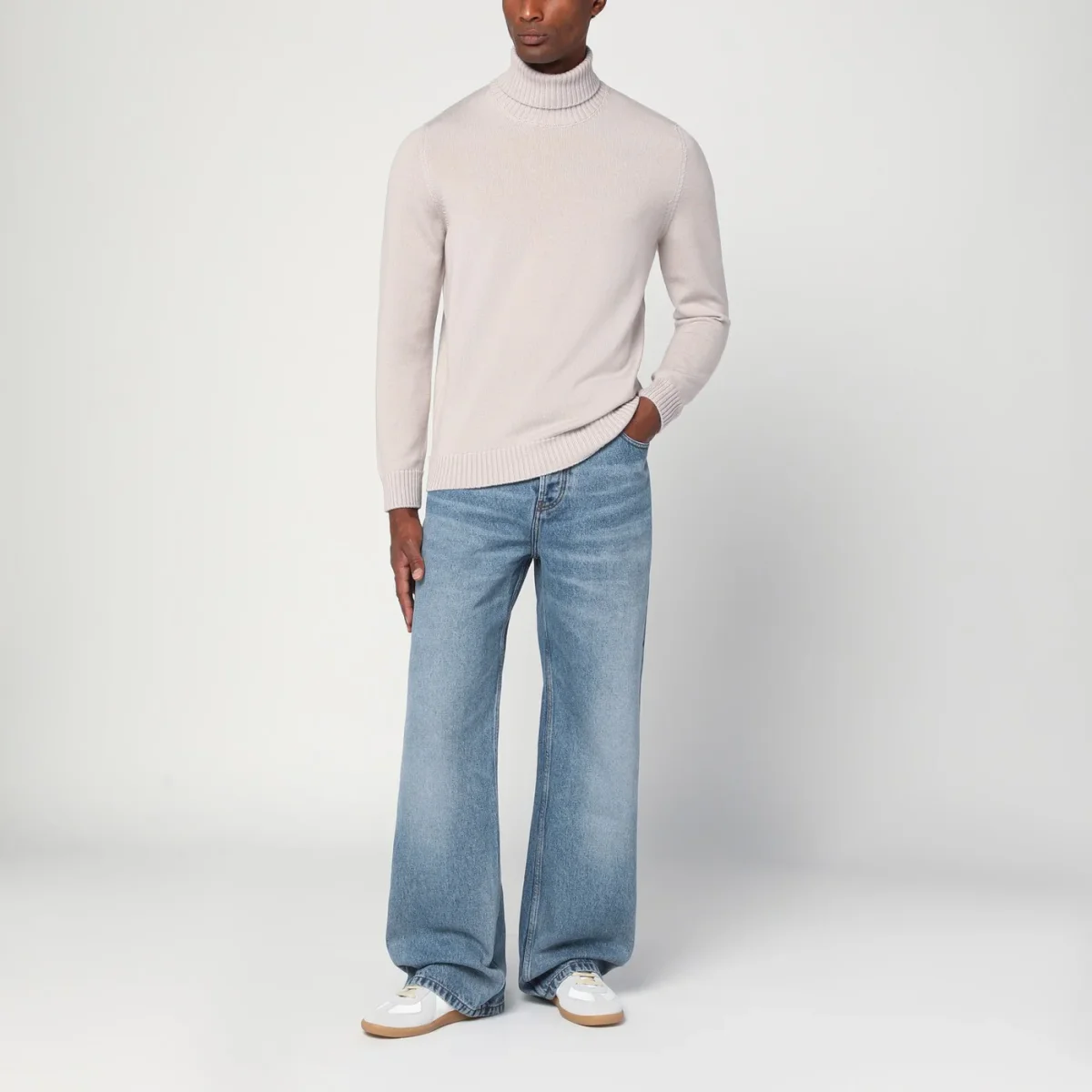 Maglia dolcevita greige in lana - Image 3