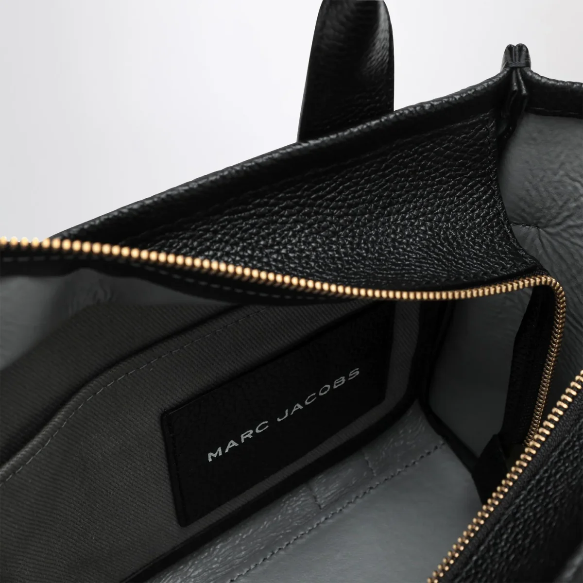 The Small Tote Bag nera in pelle – Image 6