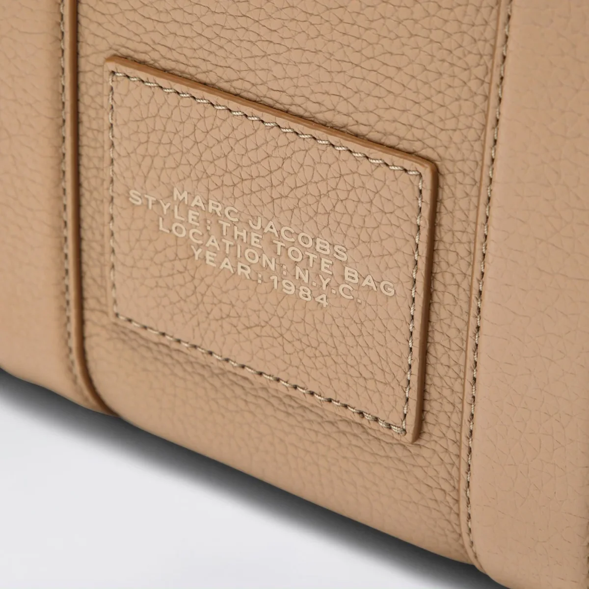 The Small Tote Bag Camel in pelle – Image 7