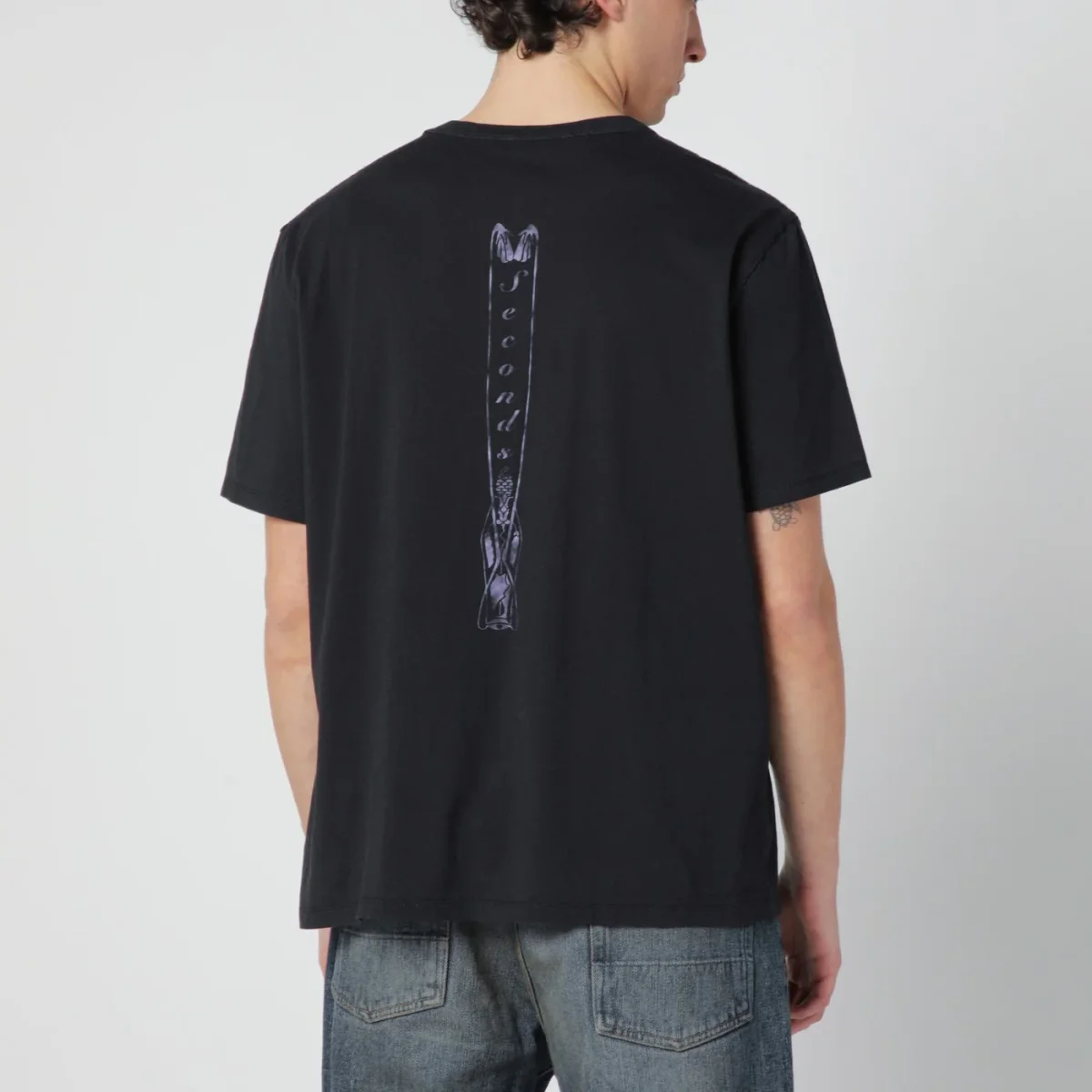 T-shirt nera con stampa Cybernetic Angel – Image 4