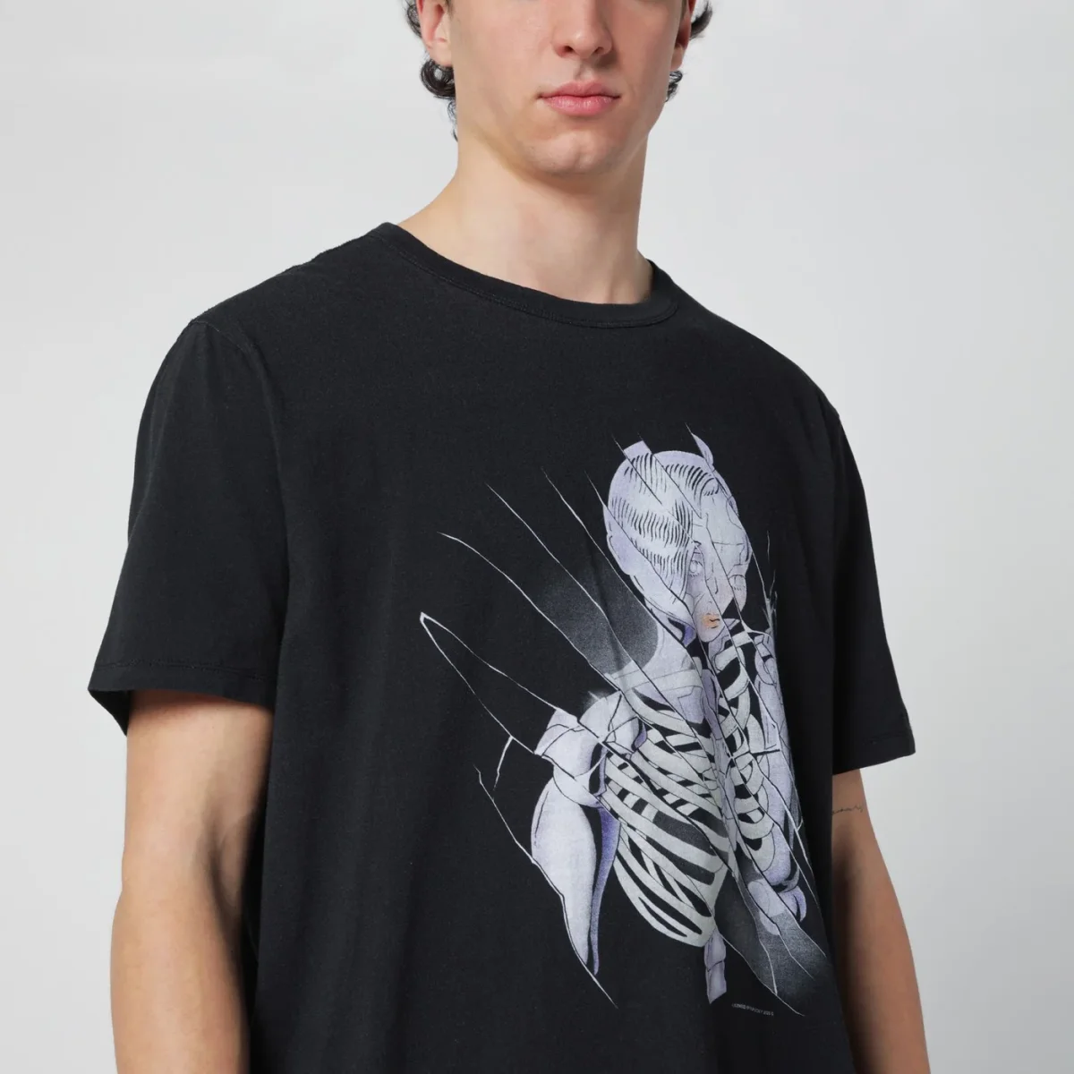 T-shirt nera con stampa Cybernetic Angel – Image 5