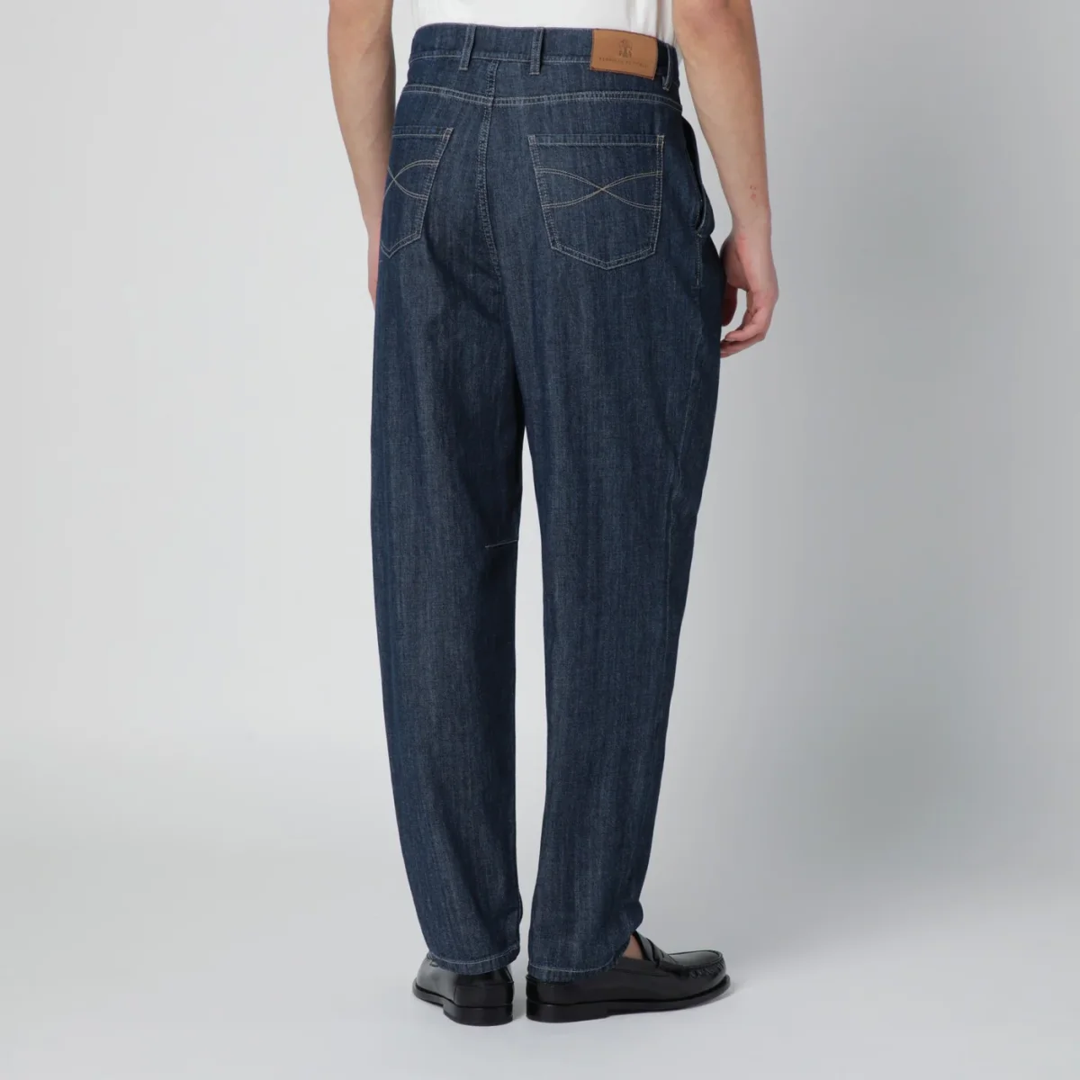 Jeans con pinces blu in denim – Image 5