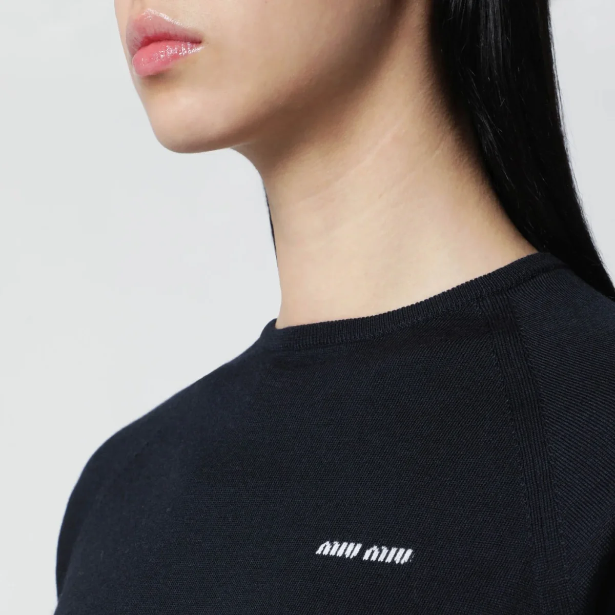 Maglia blu in lana con intarsio logo – Image 5