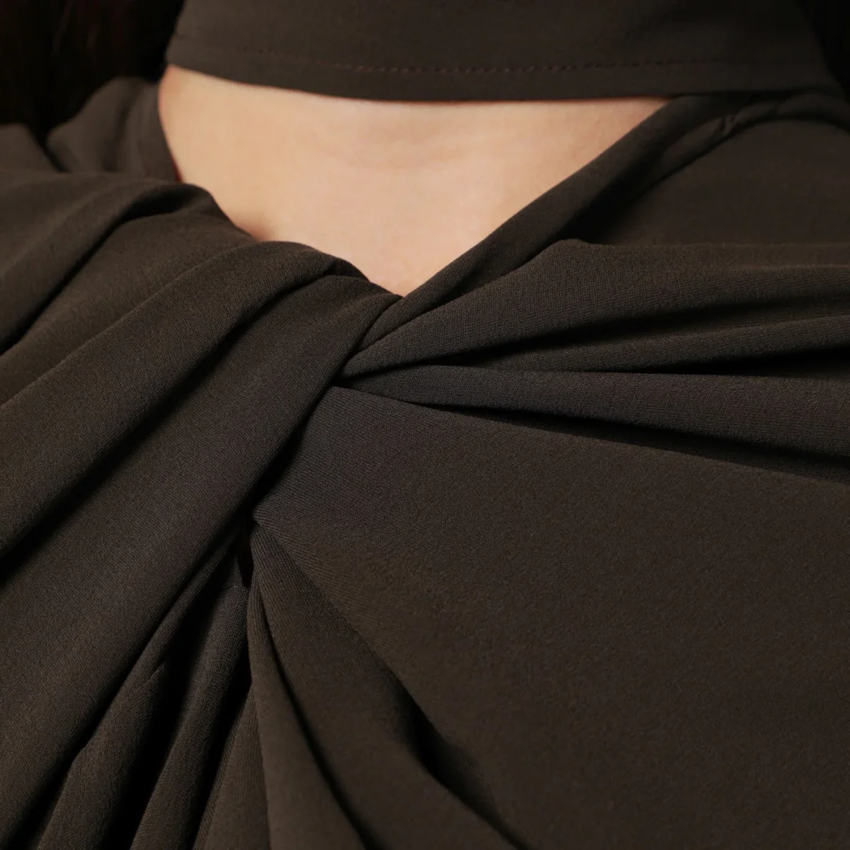 Maglia drappeggiata nera in seta – Image 5