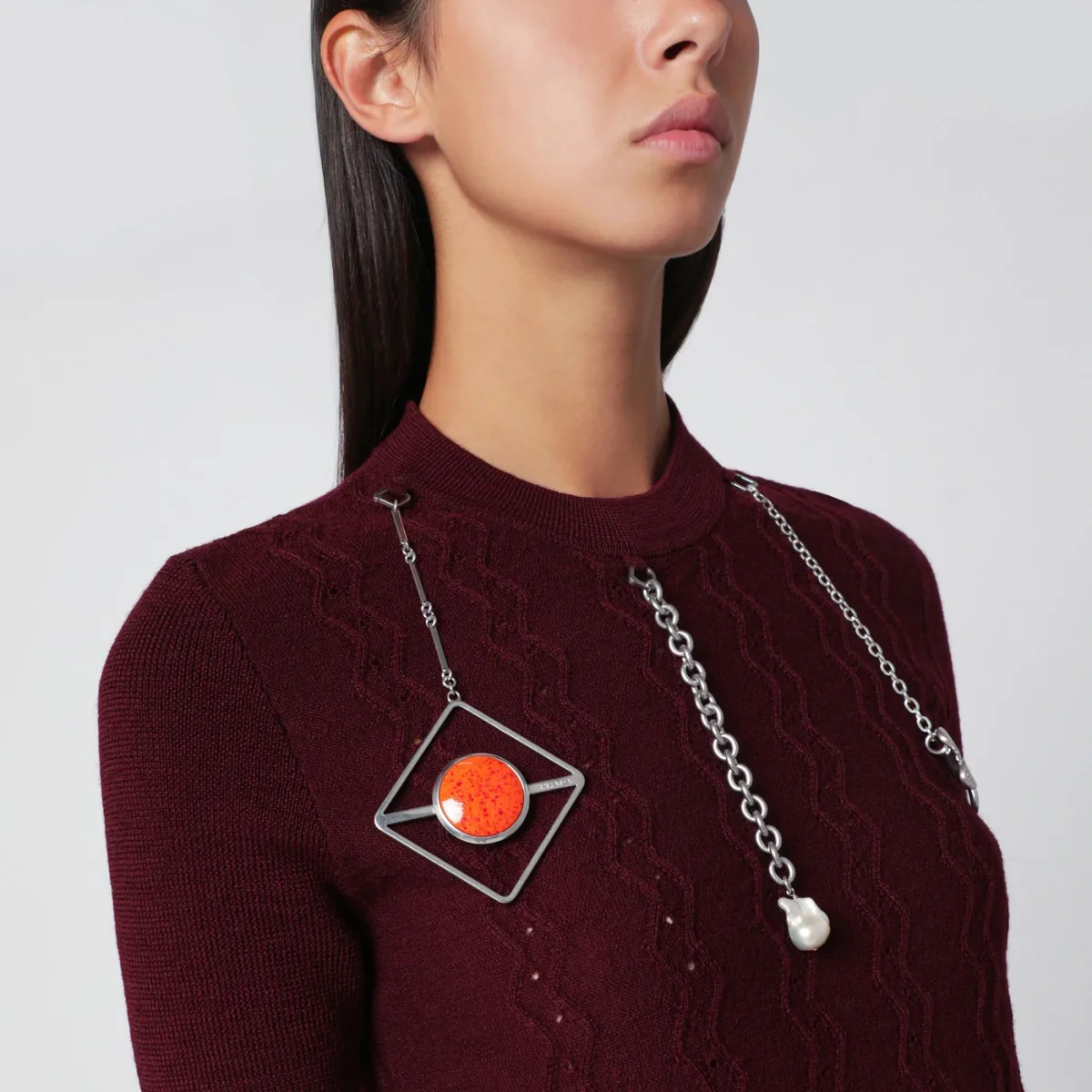 Maglia bordeaux in lana con charms - Image 5