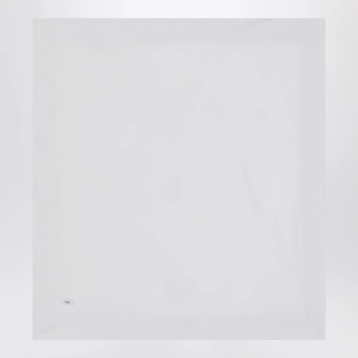 Copertina bianca con bordo in seersucker rosa – Image 3