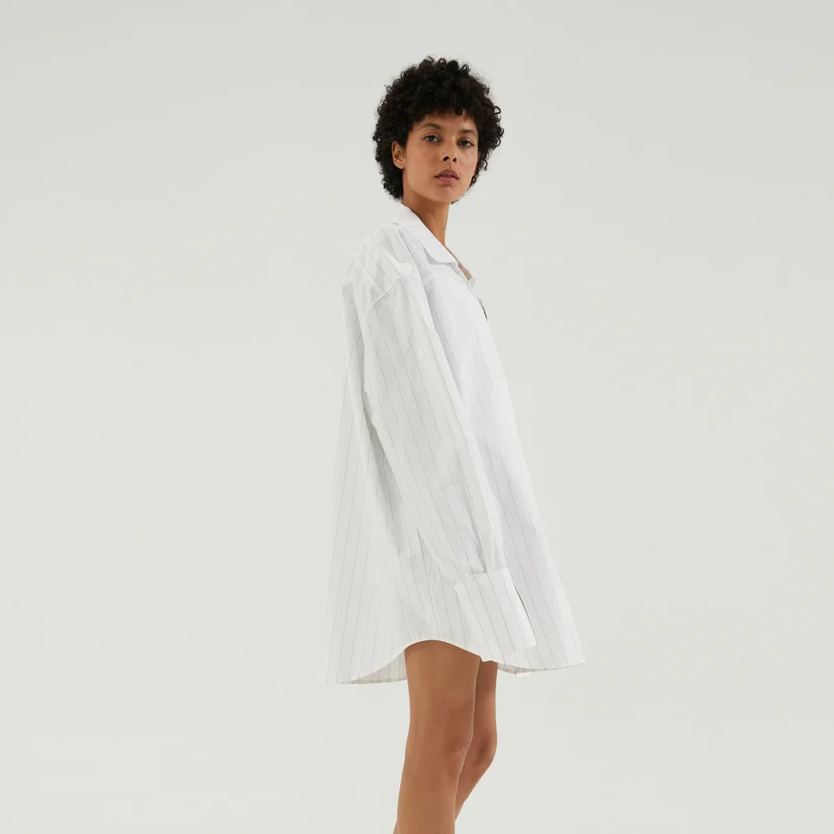 Abito chemisier a maniche lunghe bianco a righe - Image 2