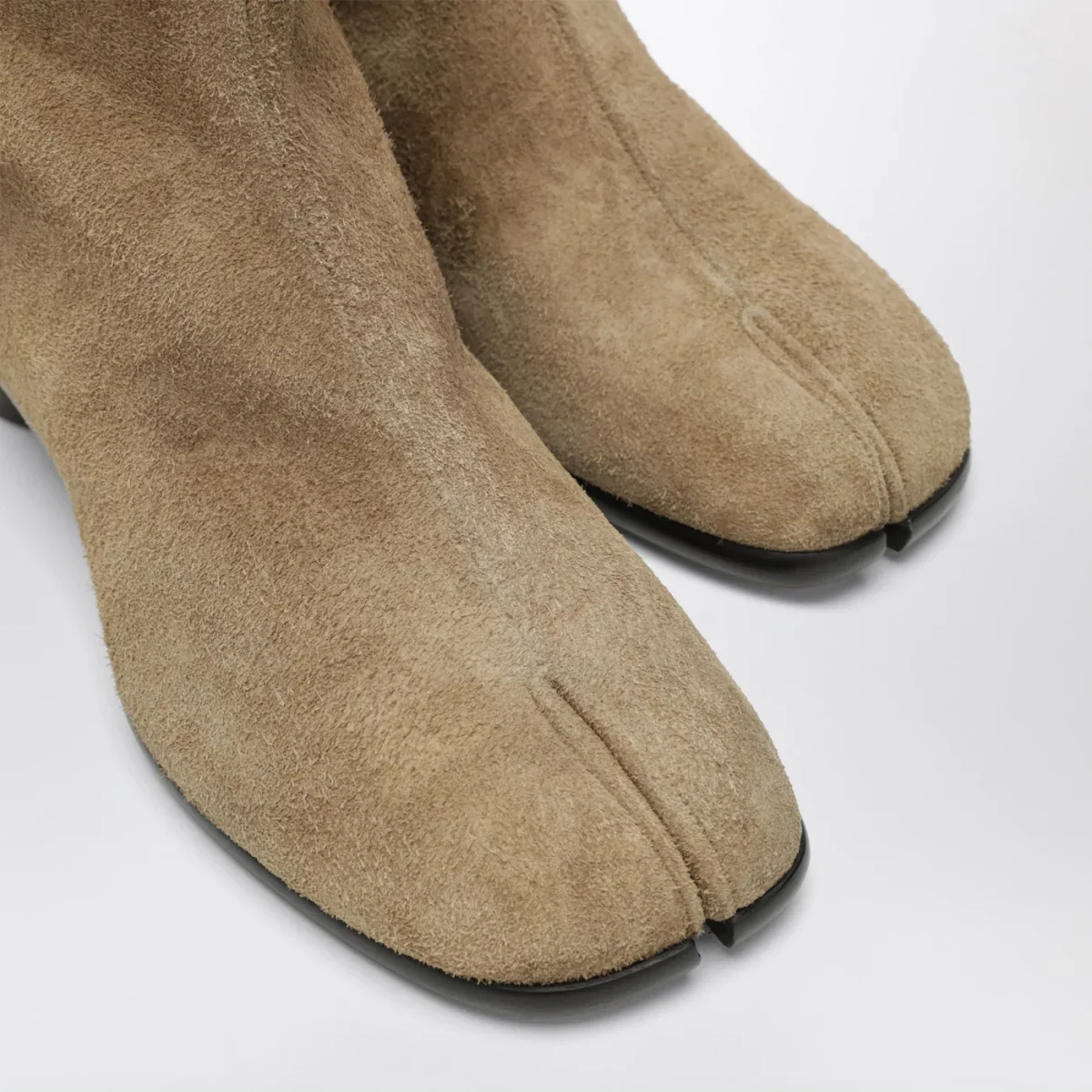 Stivaletti Tabi in camoscio beige - Image 6
